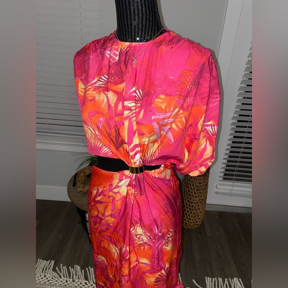 Catwalk Collection Tropical Dress - Picture 2 of 6